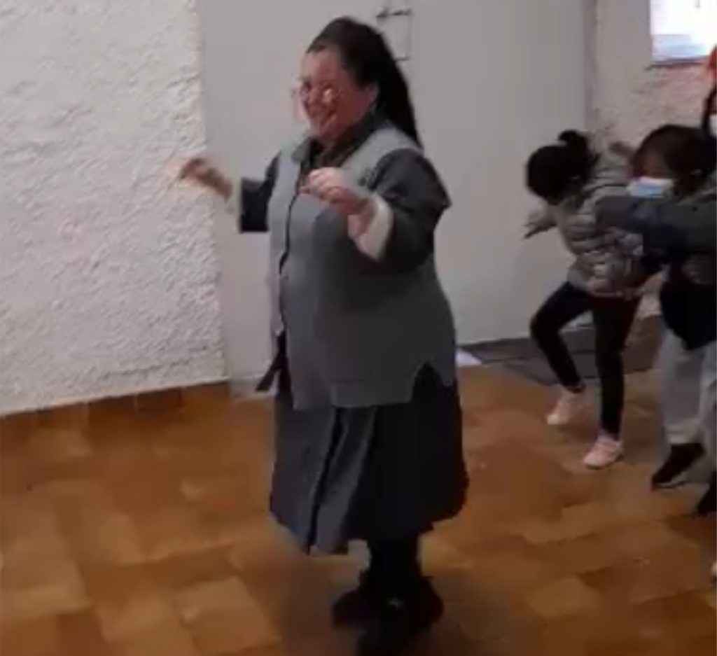 Dancing Sister